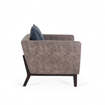 MS008 | WINGED CHAIR